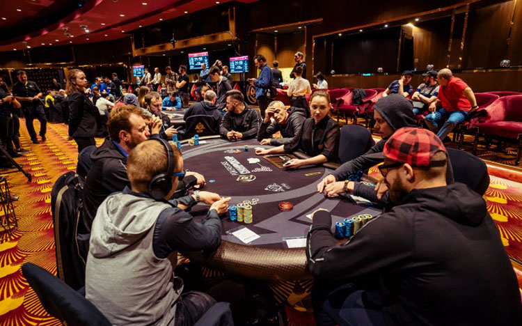 Раздача в казино