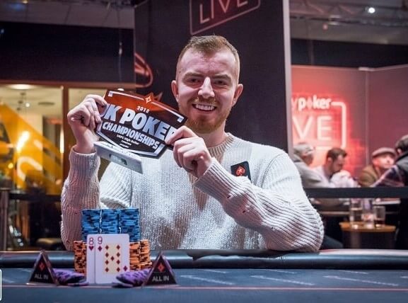 Джейк Коди взорвал интернет своим выигрышем в казино Джейк Коди взорвал интернет своим выигрышем в казино