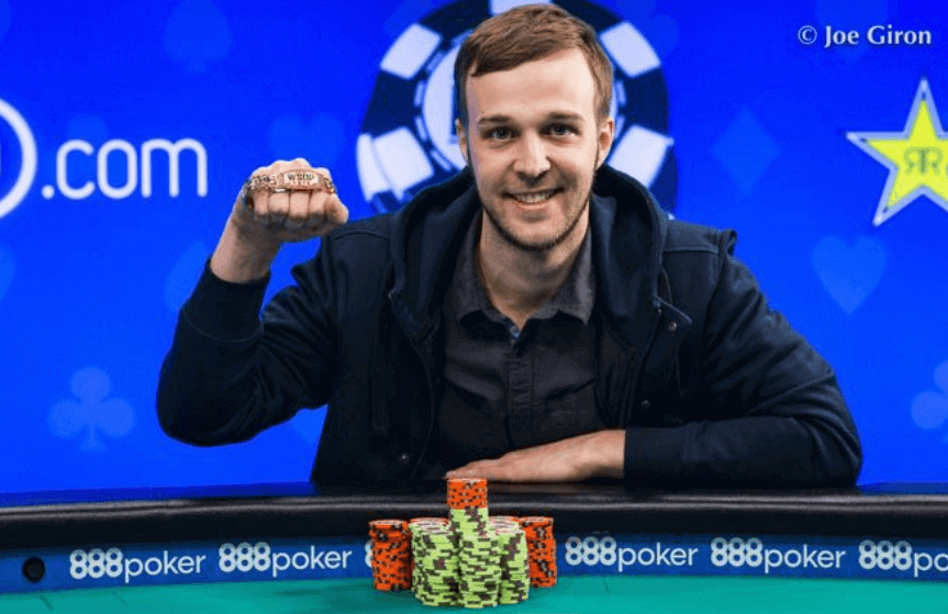 Россиянин Андрей Жигалов выиграл золотой браслет WSOP Россиянин Андрей Жигалов выиграл золотой браслет WSOP